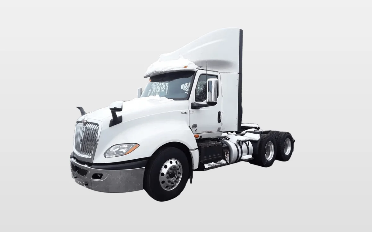 2020 International LT - image 1