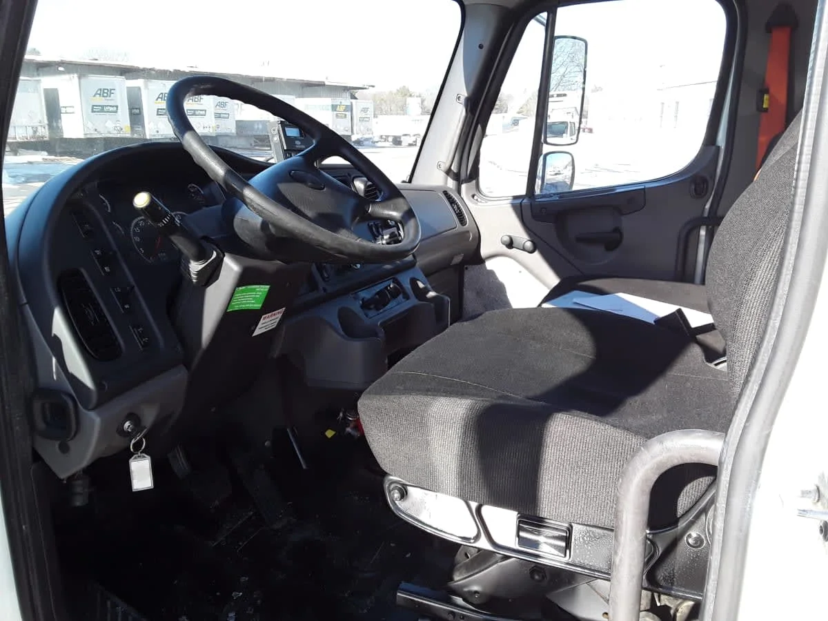 2015 Freightliner M2 106 - image 8