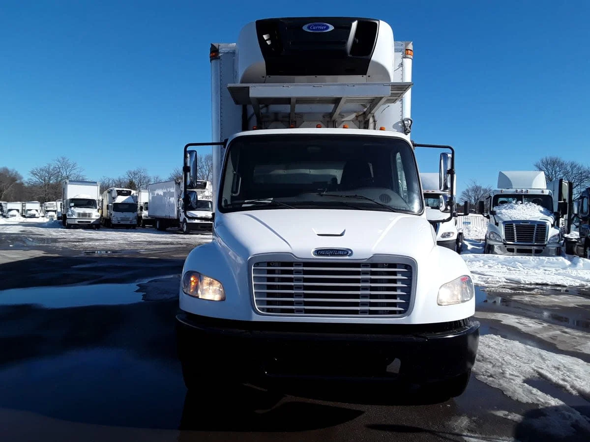 2015 Freightliner M2 106 - image 2