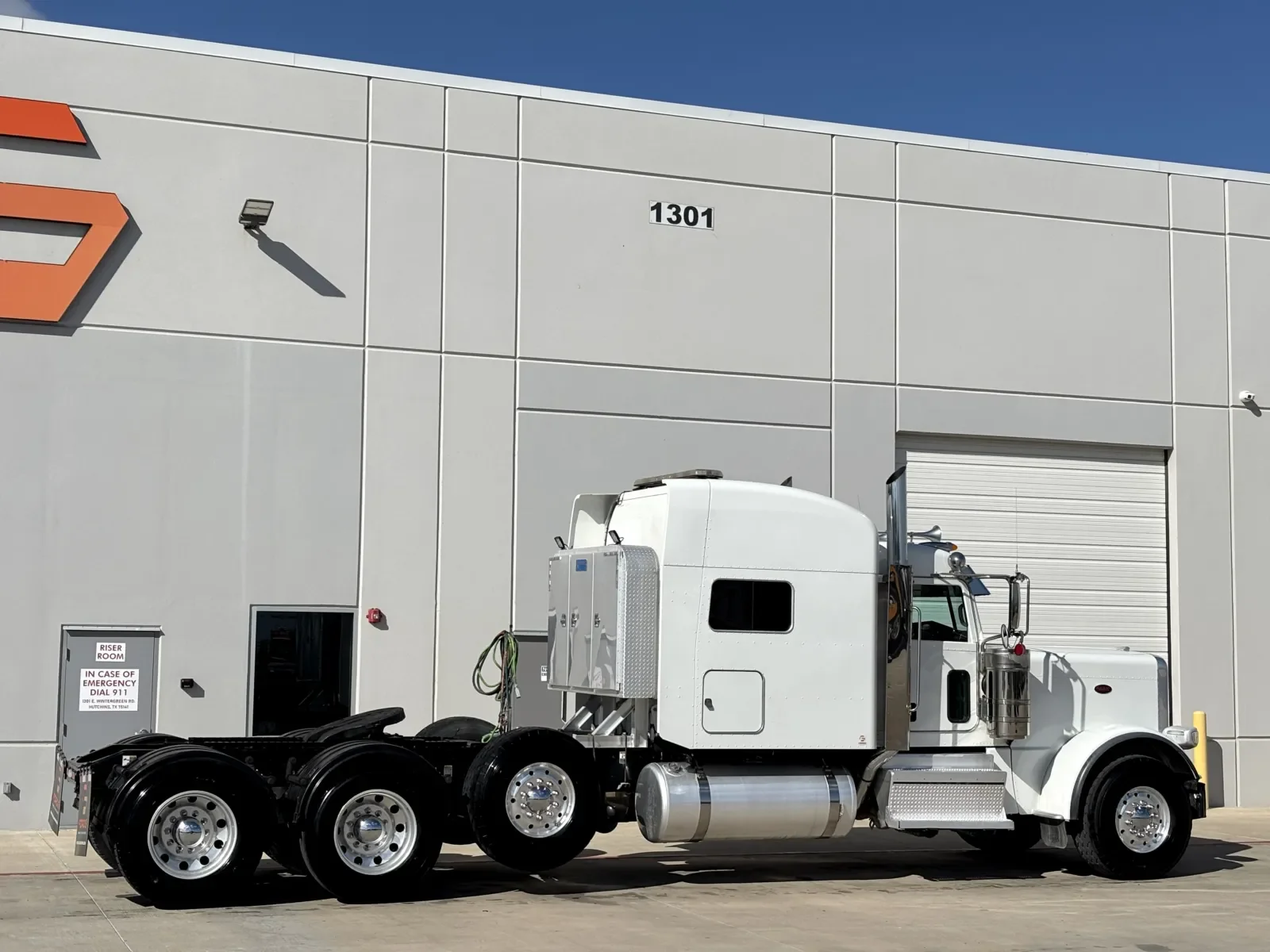 2021 Peterbilt 389 - image 5