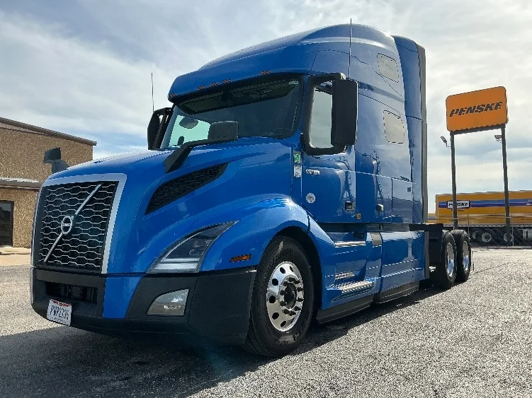 2021 Volvo VNL 760 - image 3