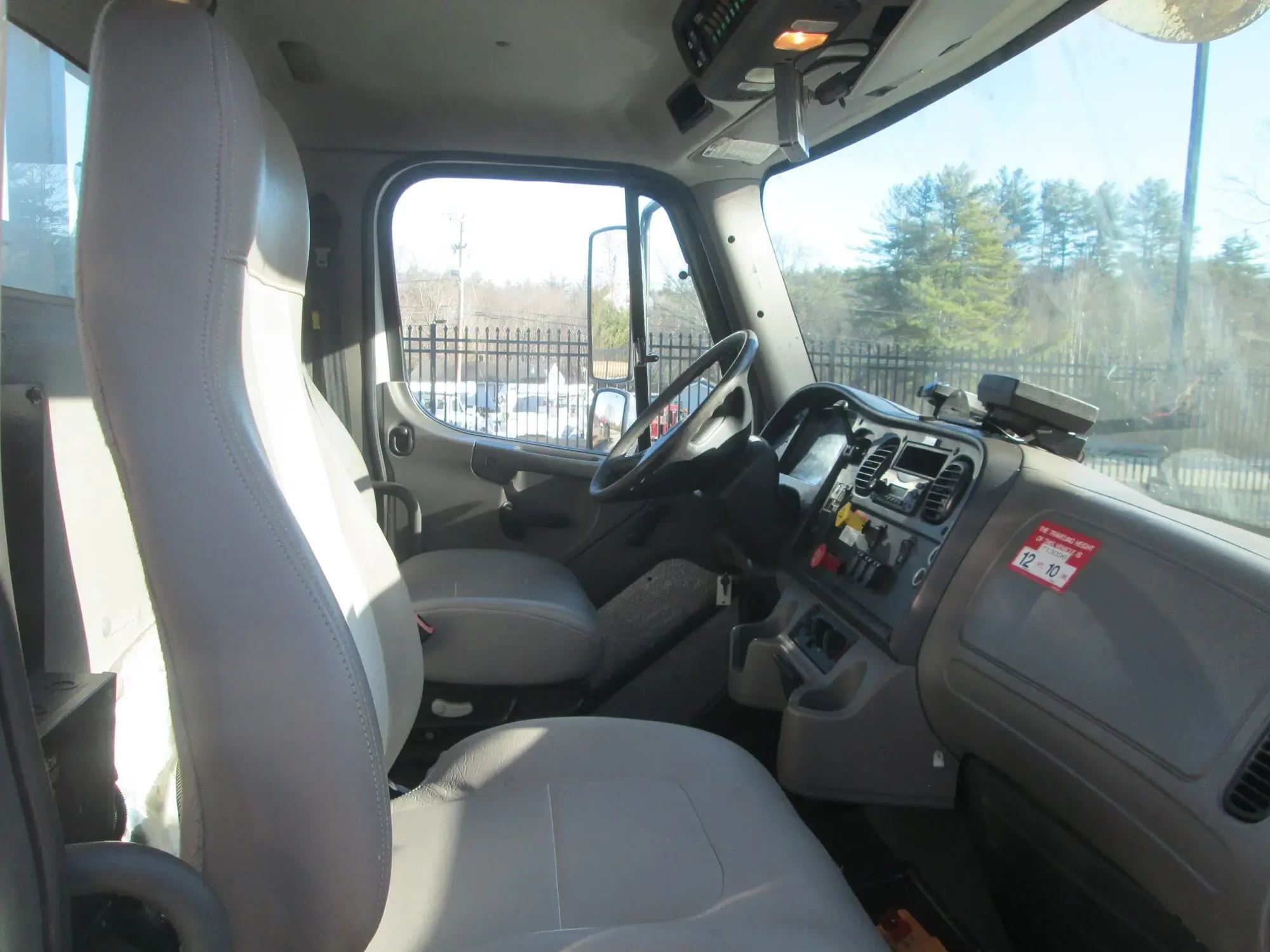 2013 Freightliner M2 106 - image 12