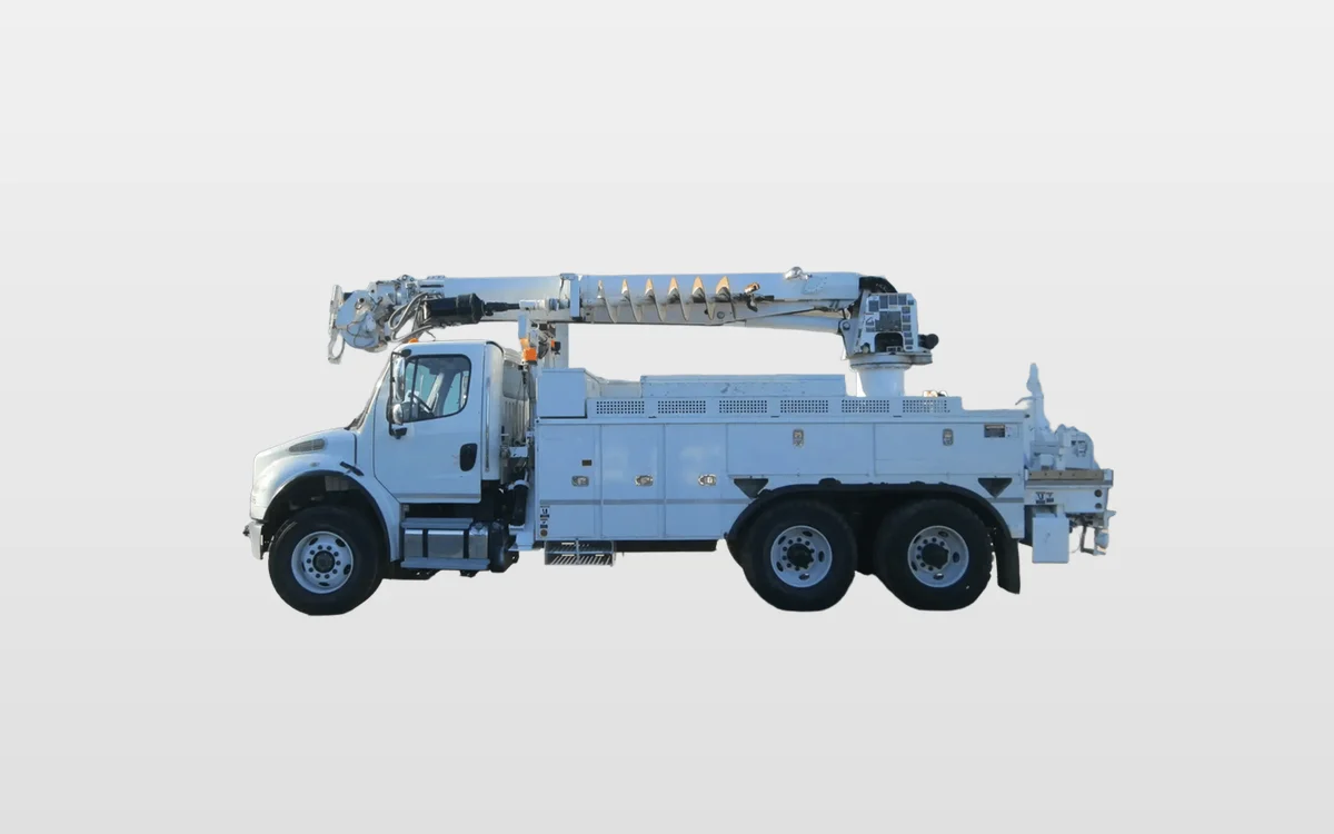 2013 Freightliner M2 106 - image 1