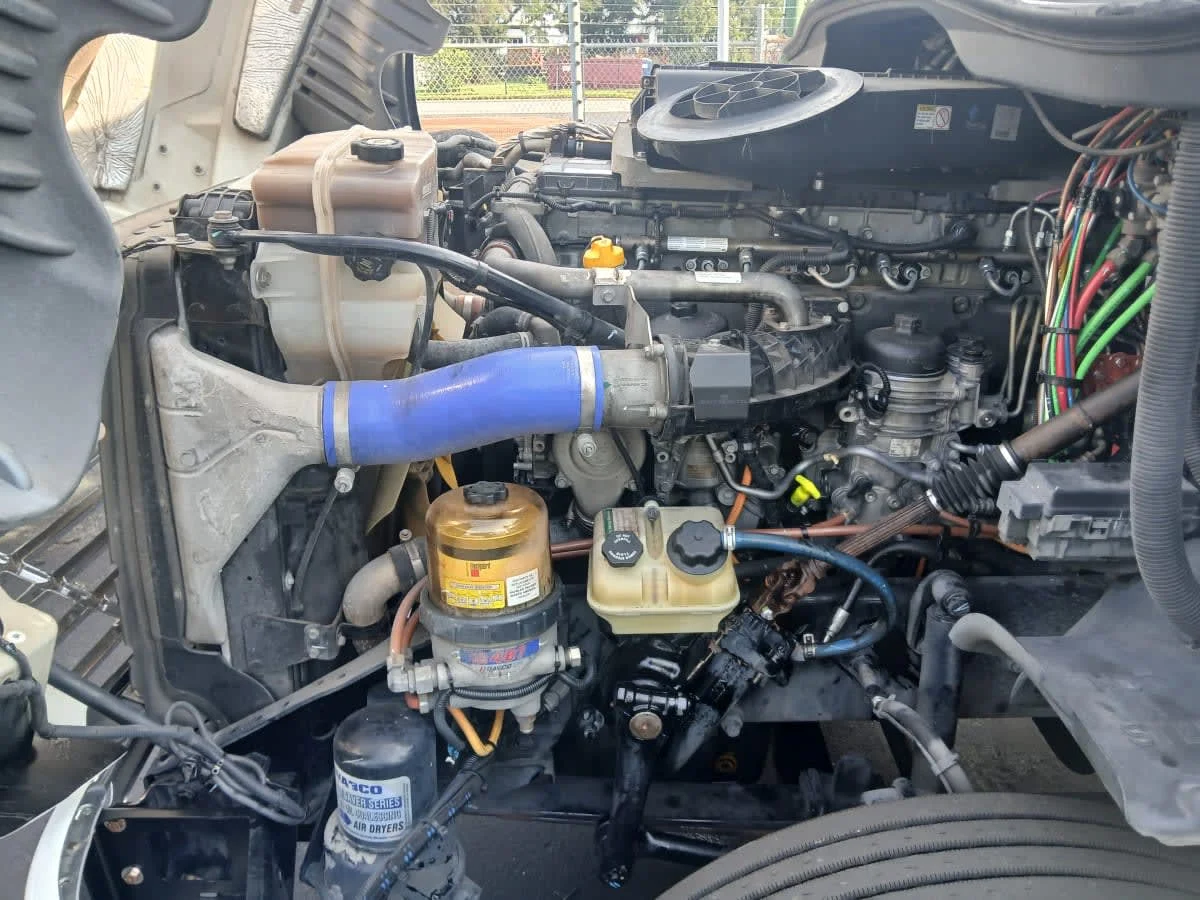 2020 Freightliner Cascadia in Jacksonville, FL — photo 9