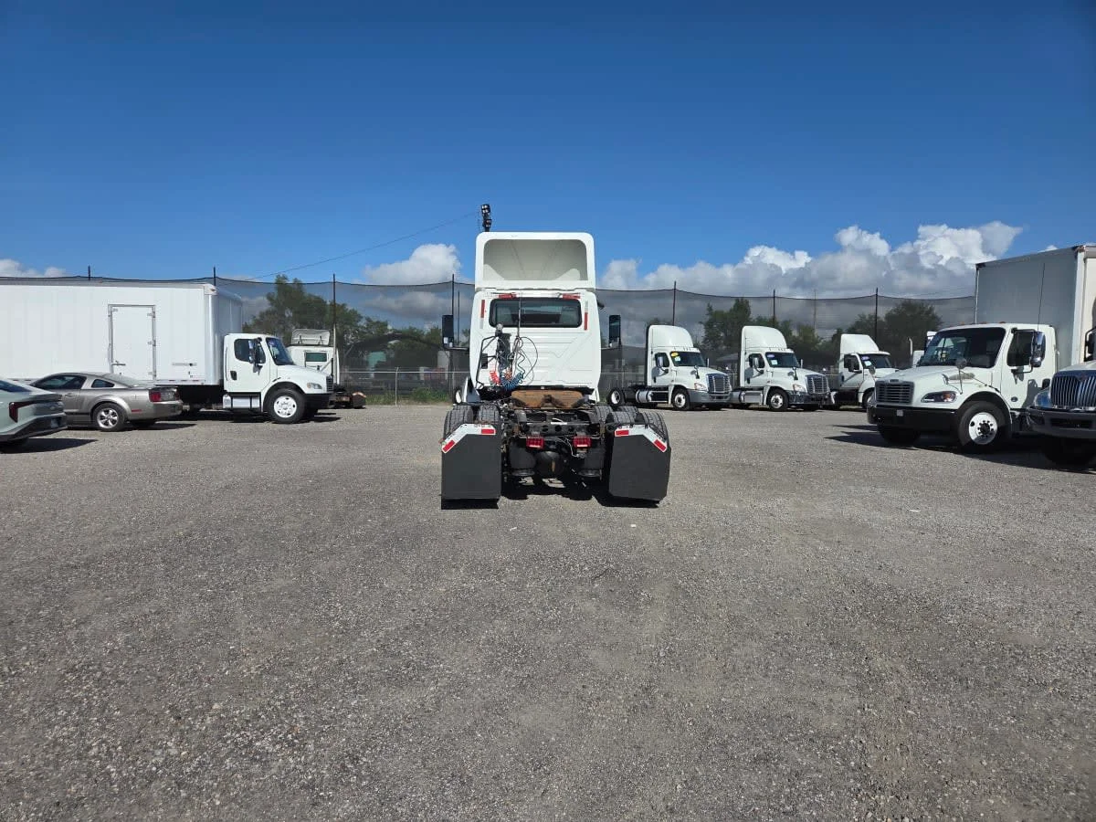 2018 International LT in St. Rose, LA — photo 5