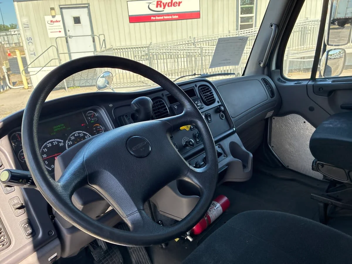 2019 Freightliner M2 106 in Syracuse, NY — photo 7