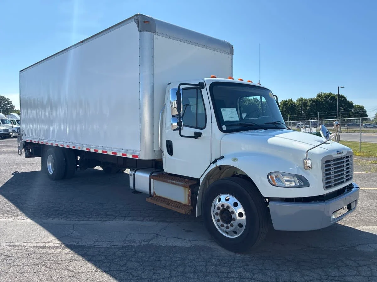 2019 Freightliner M2 106 in Syracuse, NY — photo 3
