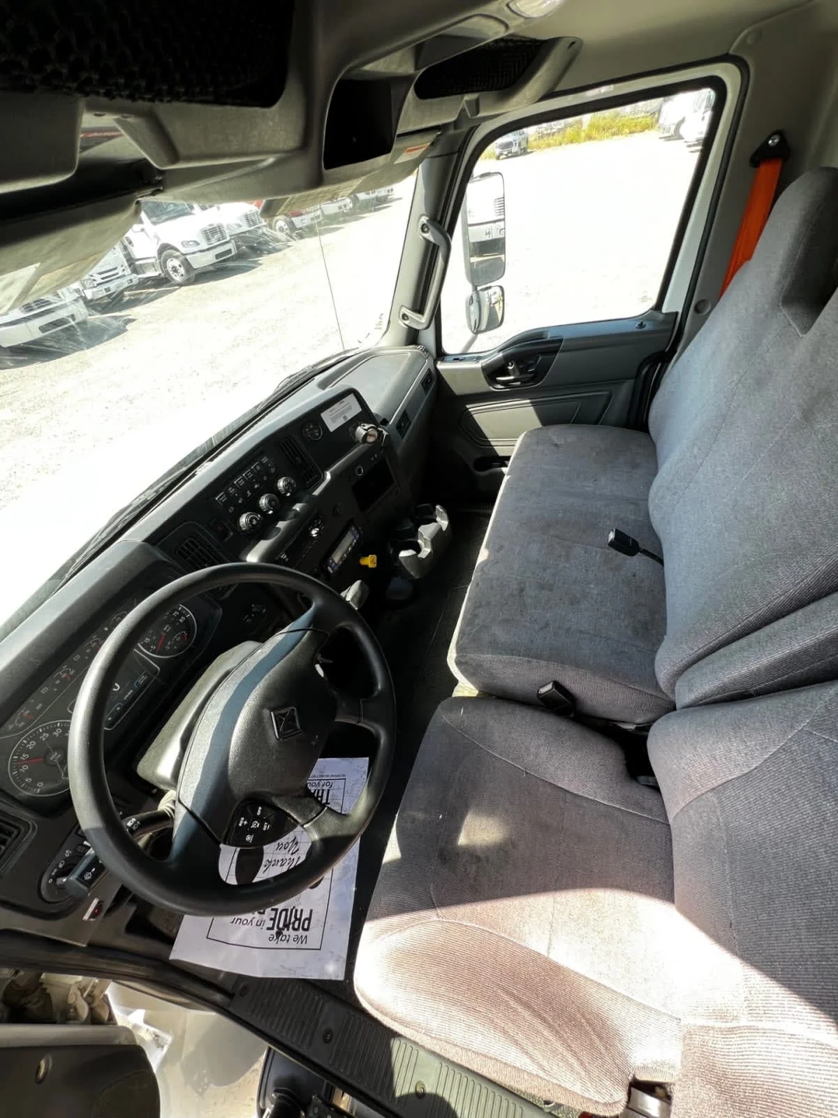 2019 International MV - image 8