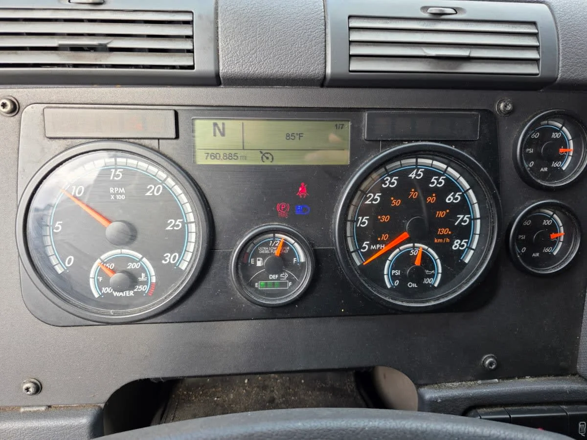 2020 Freightliner Cascadia - image 14