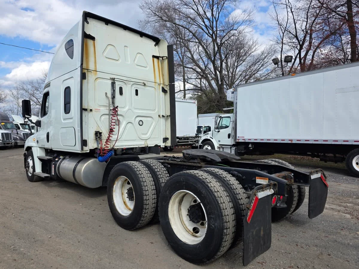 2020 Freightliner Cascadia - image 6