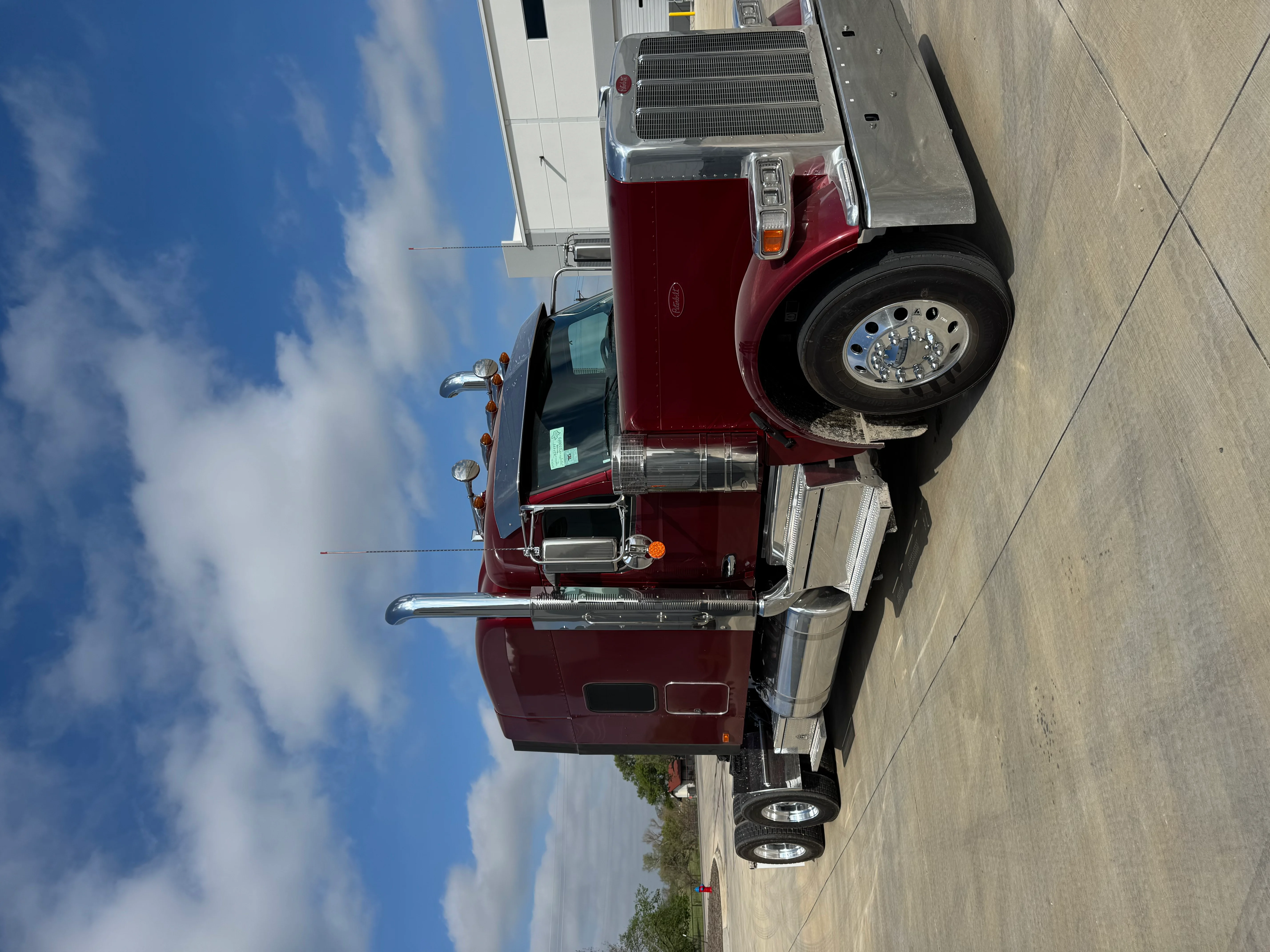 2027 Peterbilt 589 in Tallahassee, FL