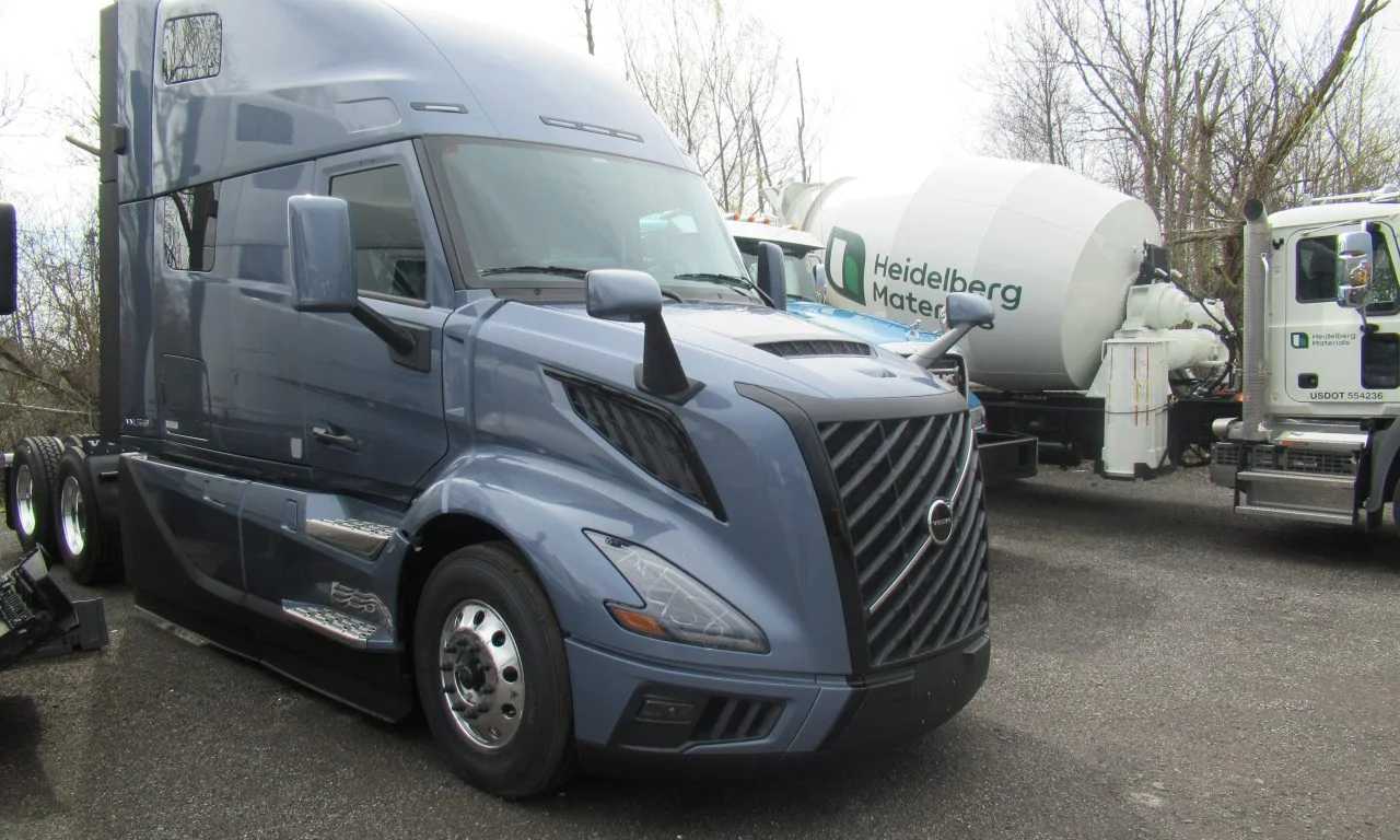 2027 Volvo VNL 860 in Rochester, NY