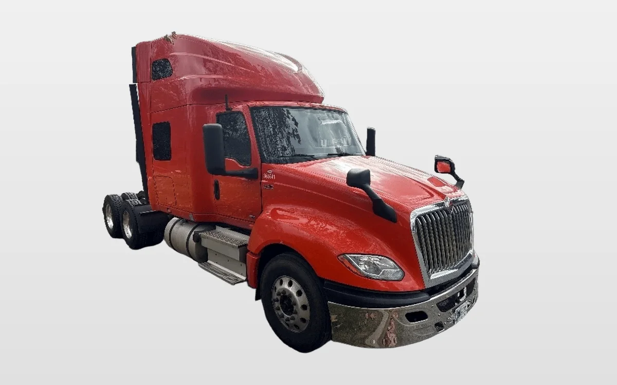 2021 International LT - image 1