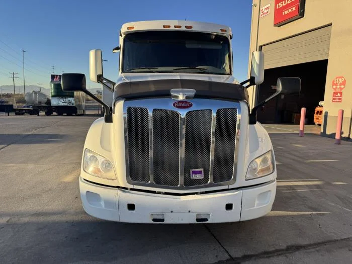 2022 Peterbilt 579 in El Paso, TX — photo 3