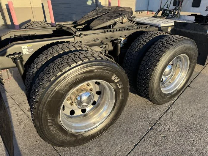 2022 Peterbilt 579 in El Paso, TX — photo 11