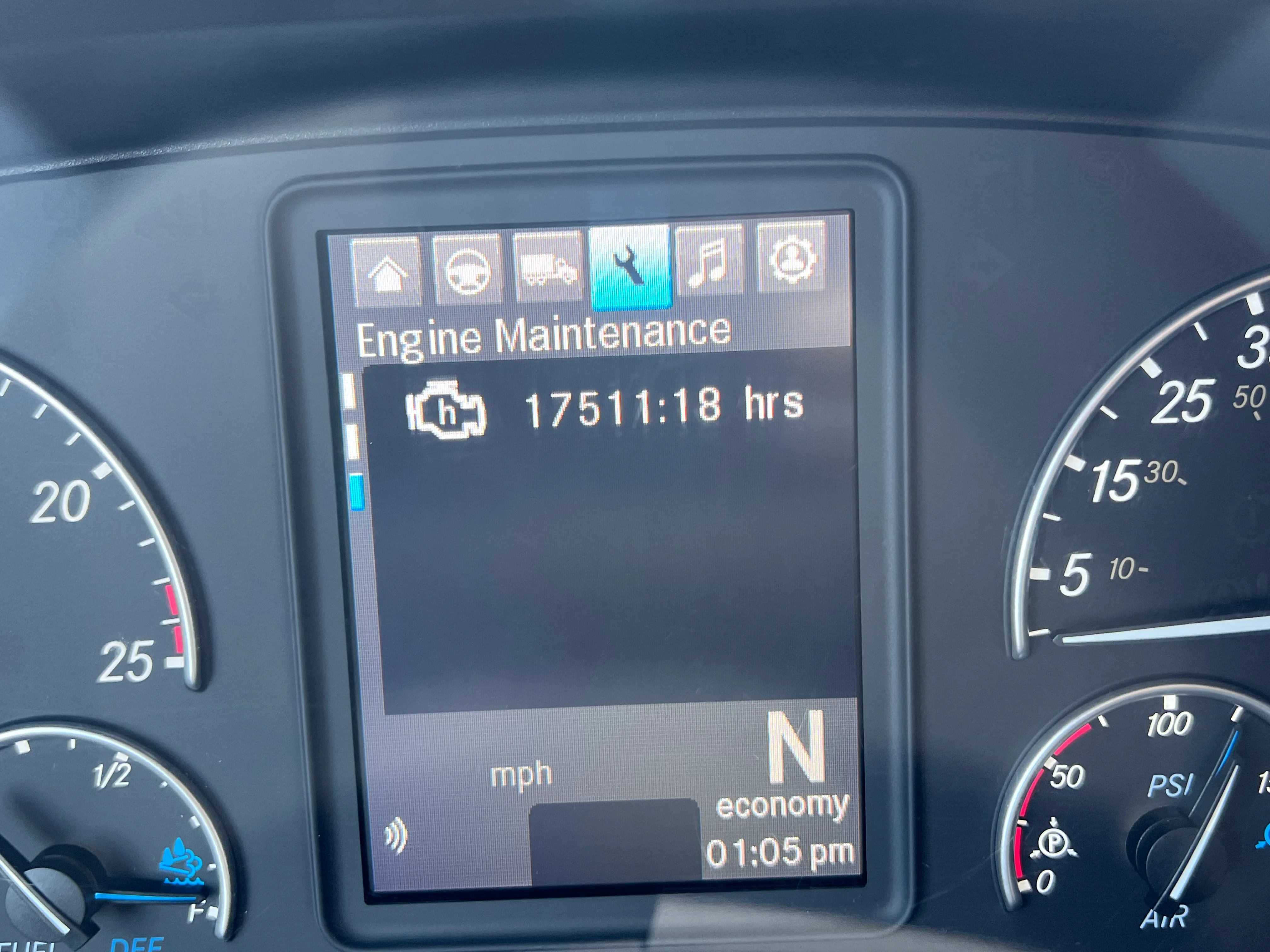 2021 Freightliner Cascadia in Nashville Isuzu, TN — photo 17