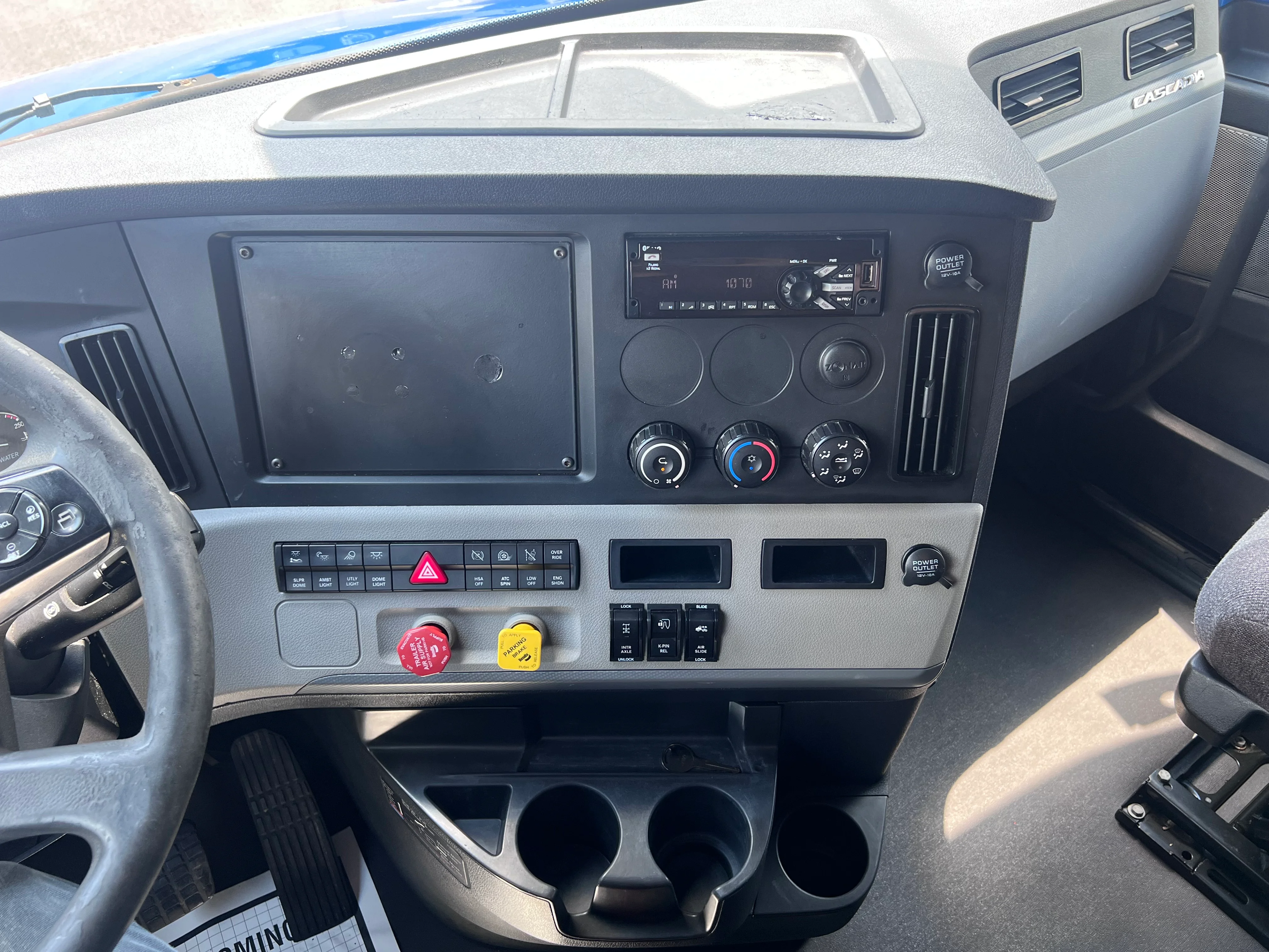 2021 Freightliner Cascadia in Nashville Isuzu, TN — photo 10