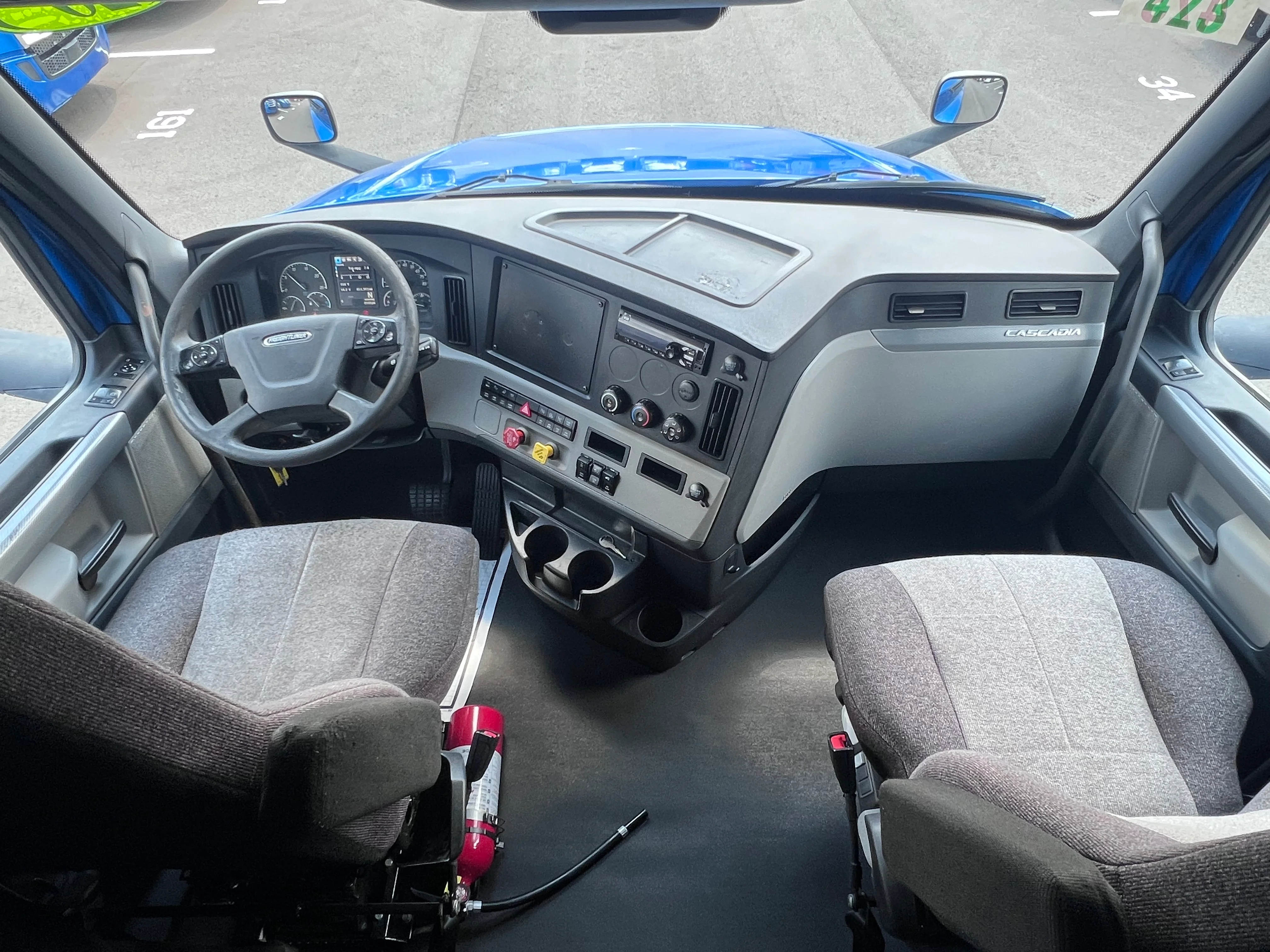 2021 Freightliner Cascadia in Nashville Isuzu, TN — photo 15
