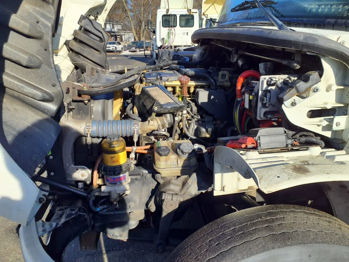 2019 Freightliner M2 106 in Springfield, MA — photo 9