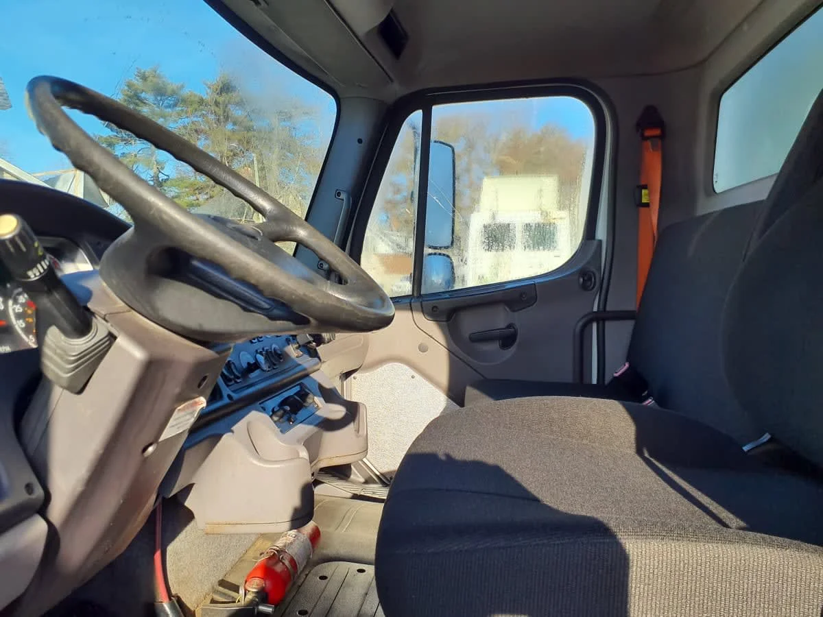 2019 Freightliner M2 106 in Springfield, MA — photo 11
