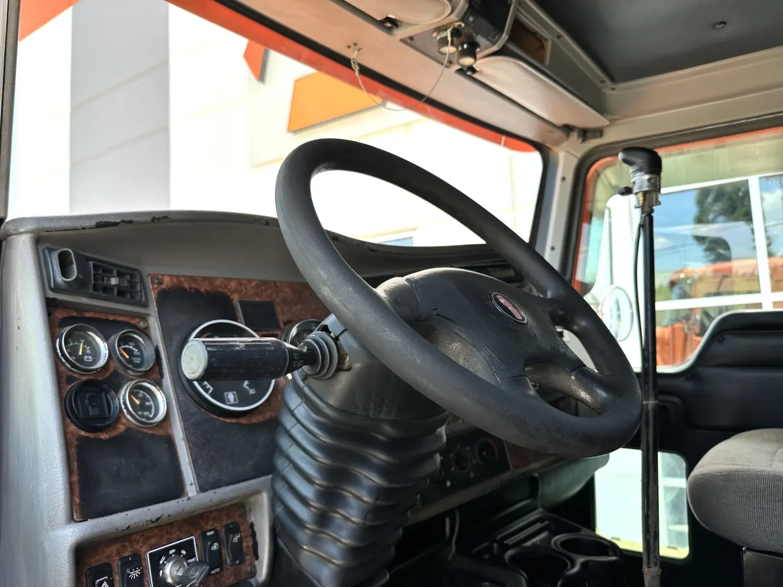 2005 Kenworth T800 in Greer, SC — photo 16