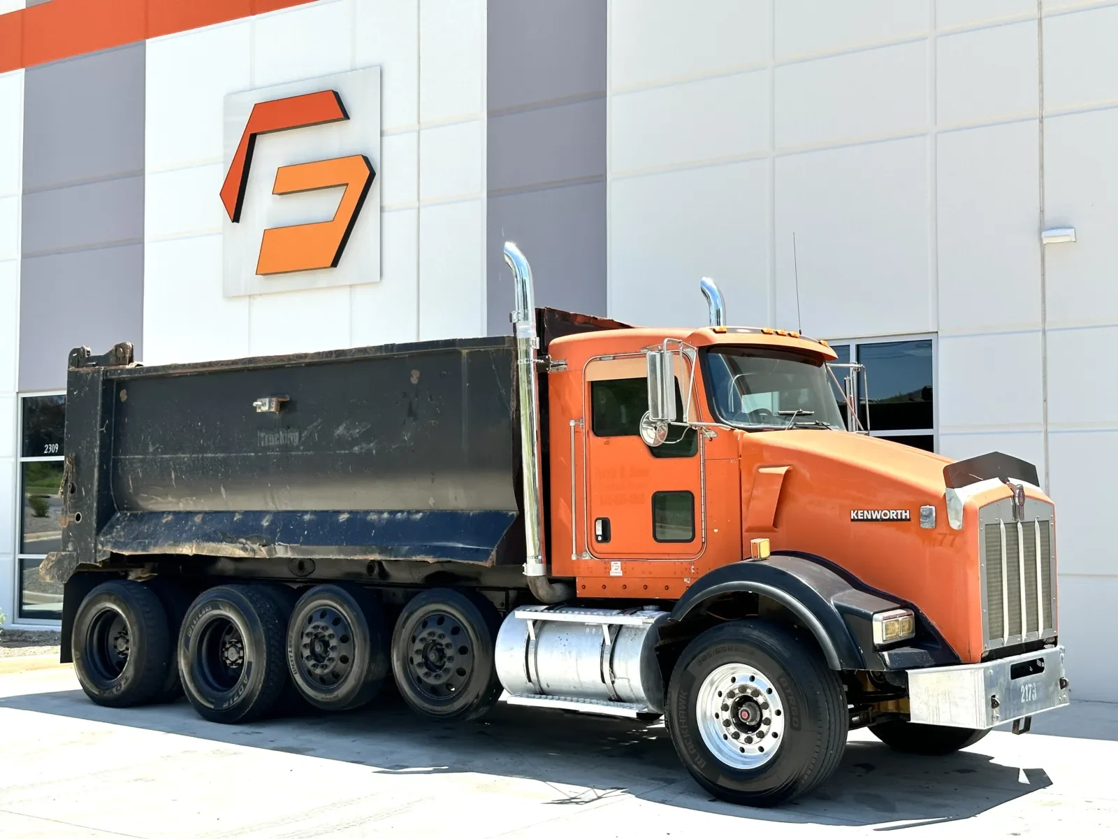 2005 Kenworth T800 in Greer, SC — photo 2