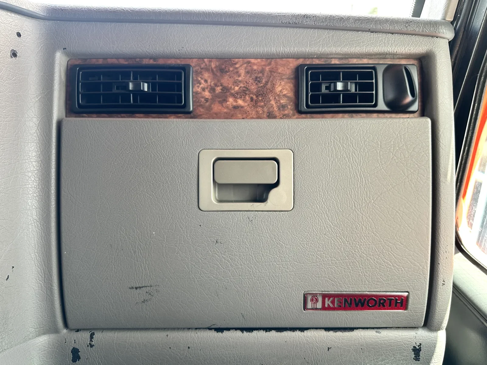 2005 Kenworth T800 in Greer, SC — photo 19