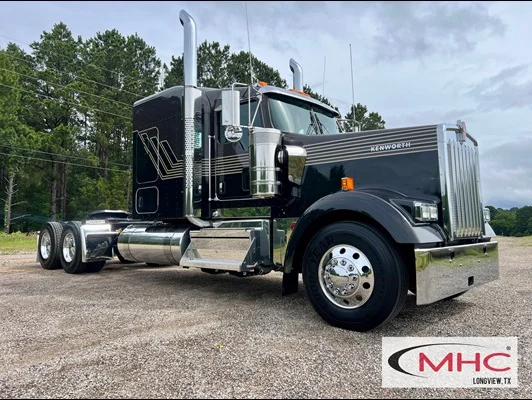 2027 Kenworth W900
