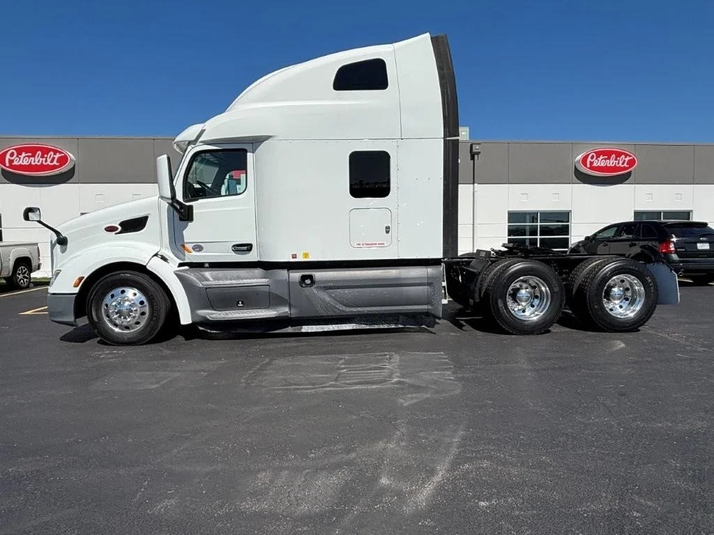 2021 Peterbilt 579 in Springfield, MO — photo 4