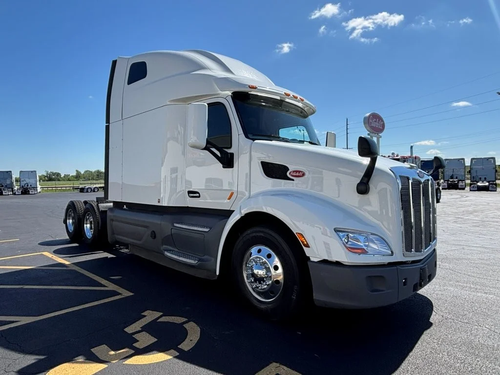 2021 Peterbilt 579 in Springfield, MO — photo 2