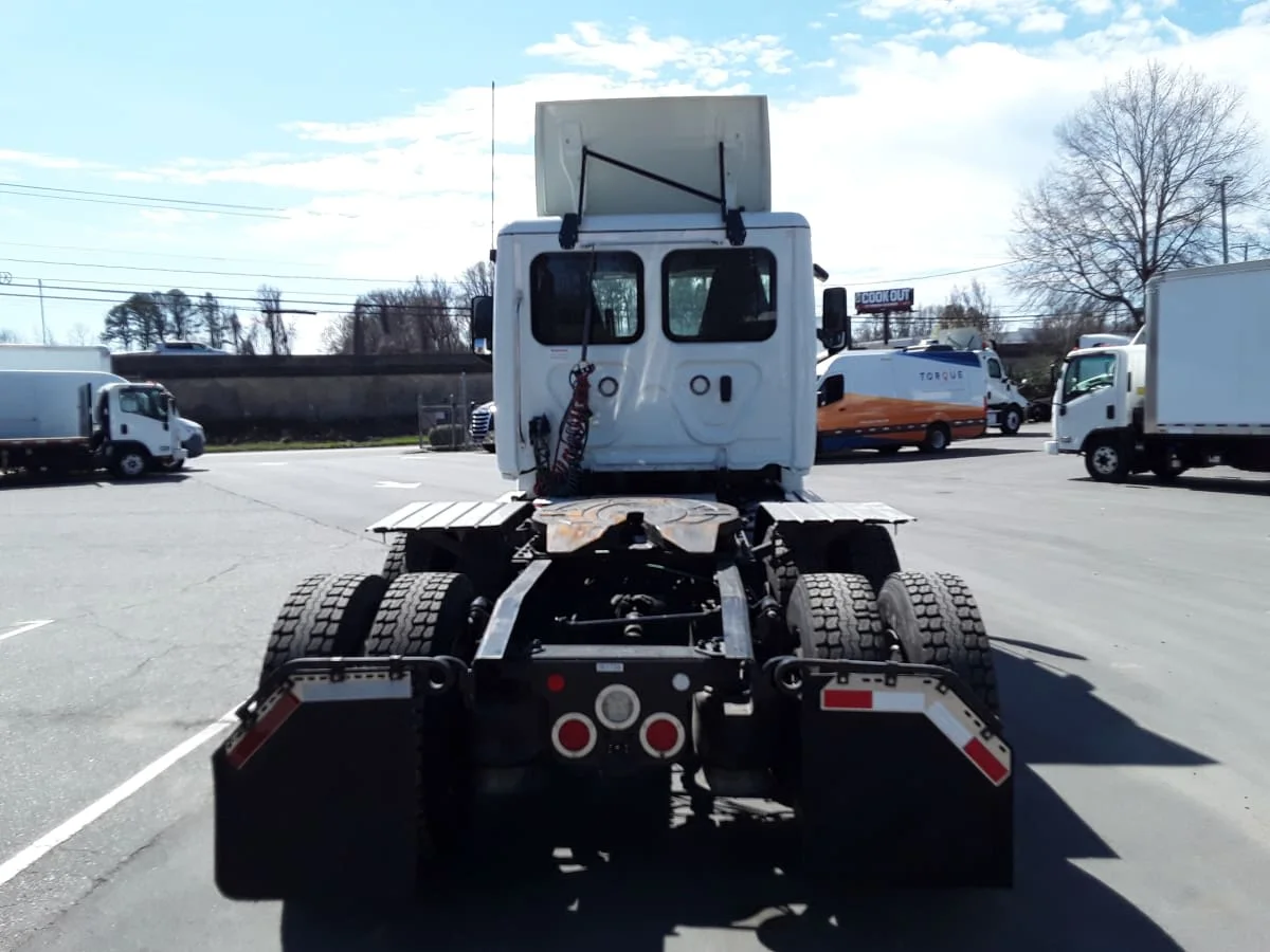 2021 Freightliner Cascadia - image 5