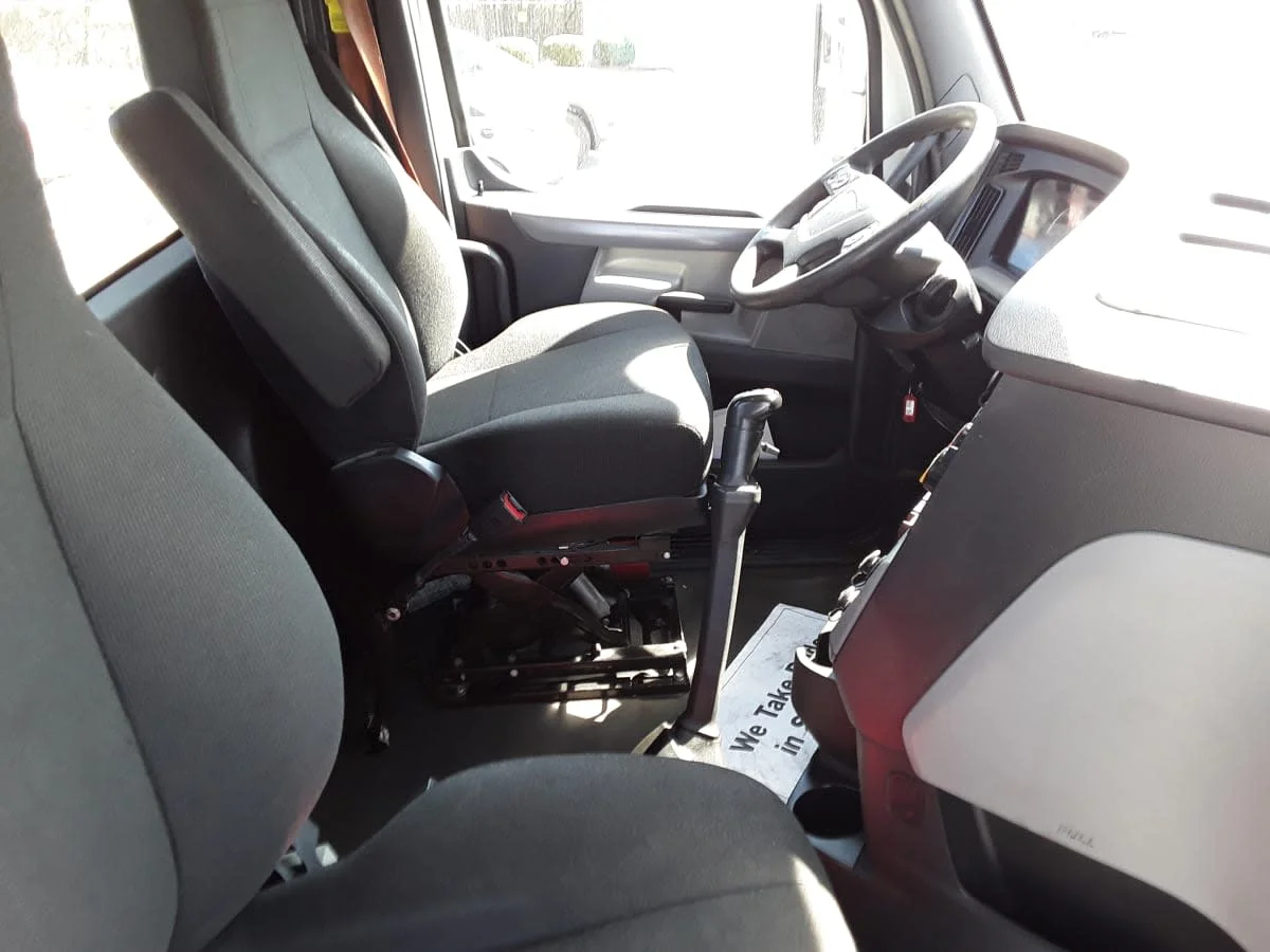 2021 Freightliner Cascadia - image 11