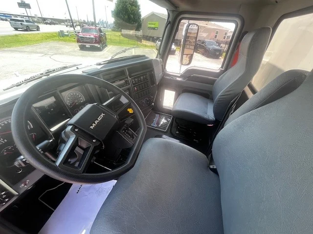 2025 Mack MD in Lowell, AR — photo 9