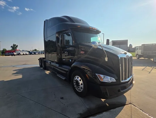 2022 Peterbilt 579