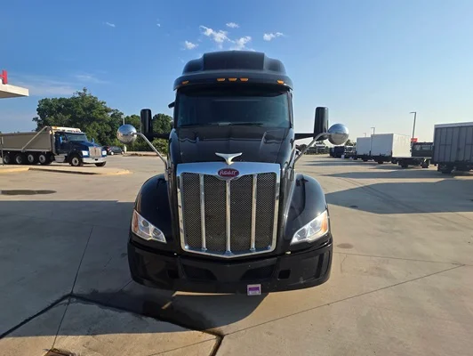 2022 Peterbilt 579 in Fort Mill, SC — photo 7