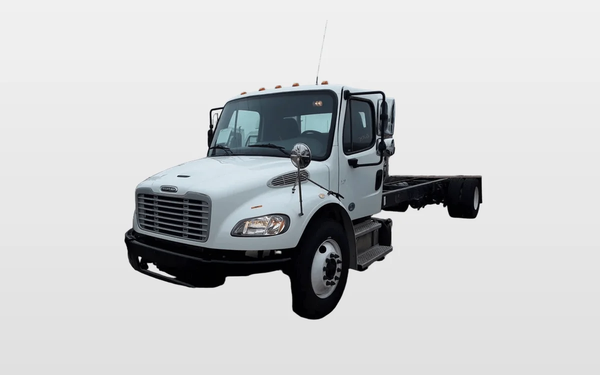 2018 Freightliner M2 106 - image 1