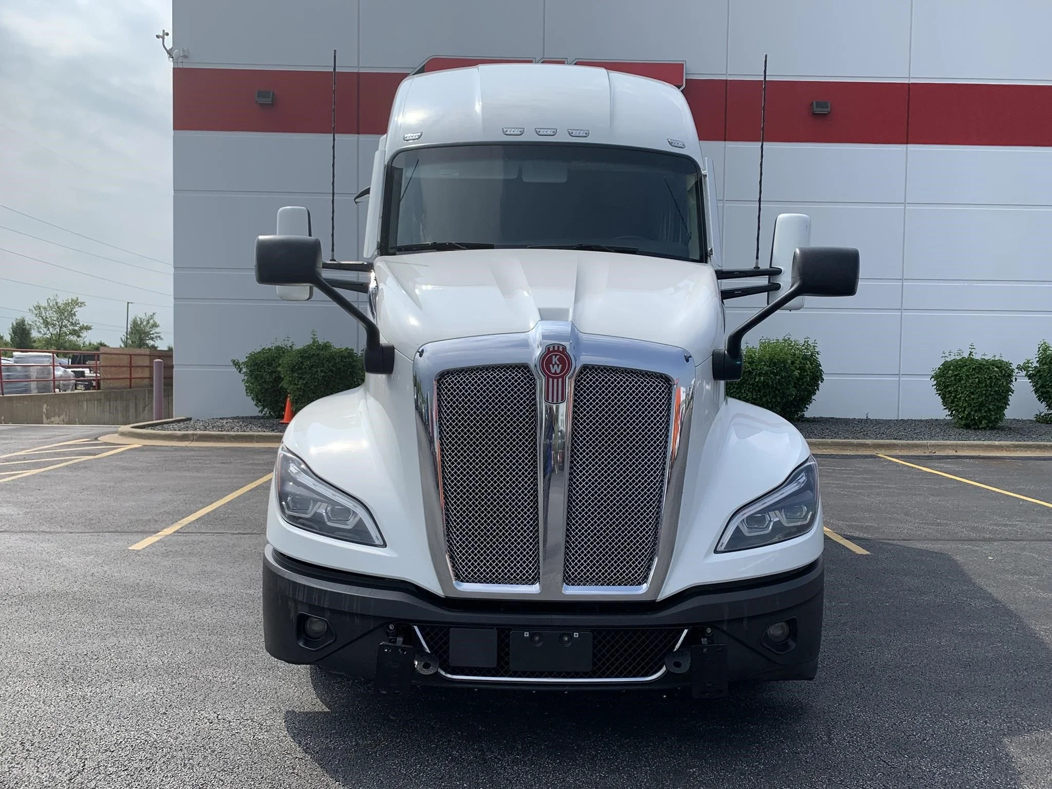 2023 Kenworth T680 - image 2