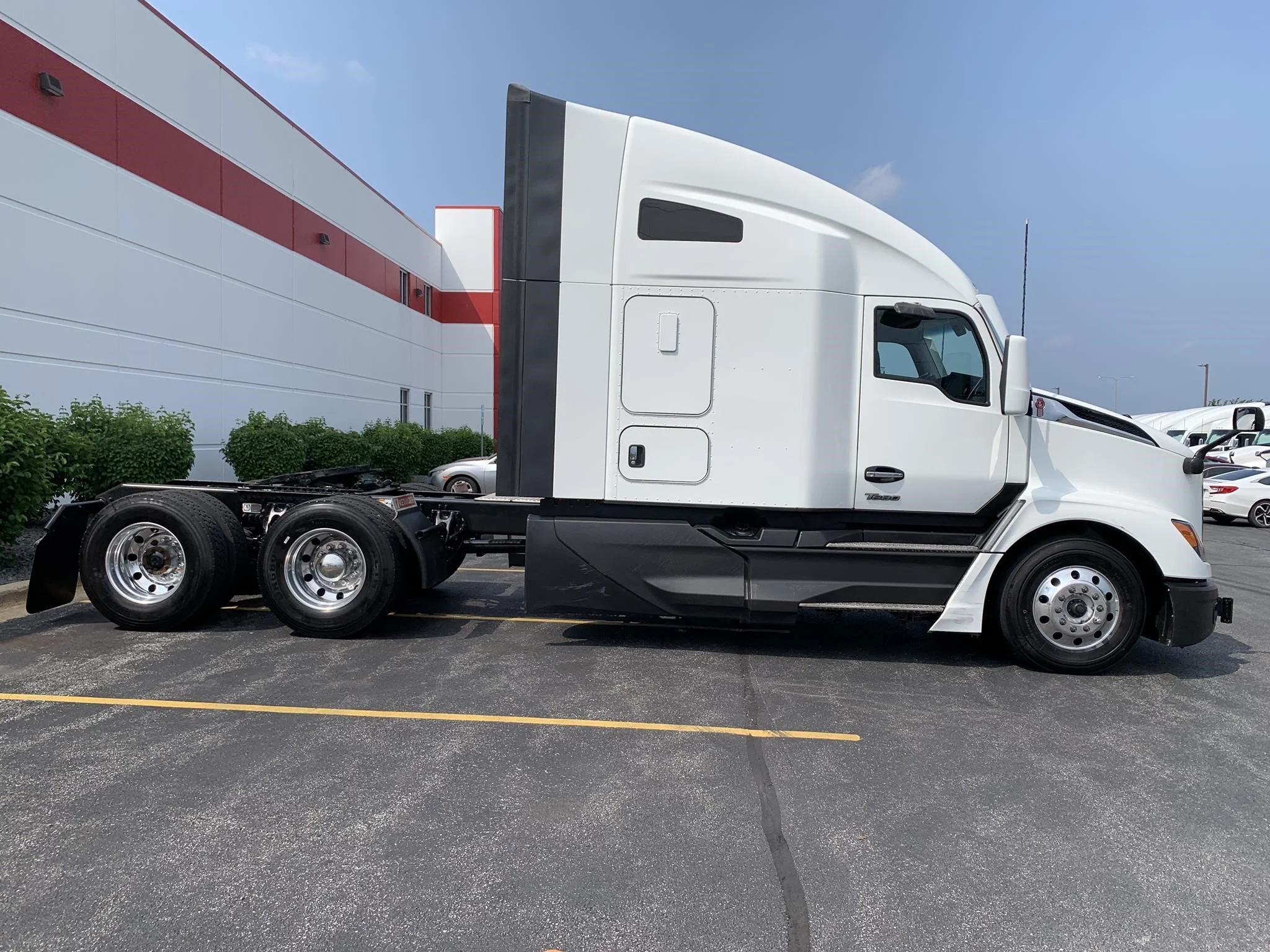 2023 Kenworth T680 - image 4