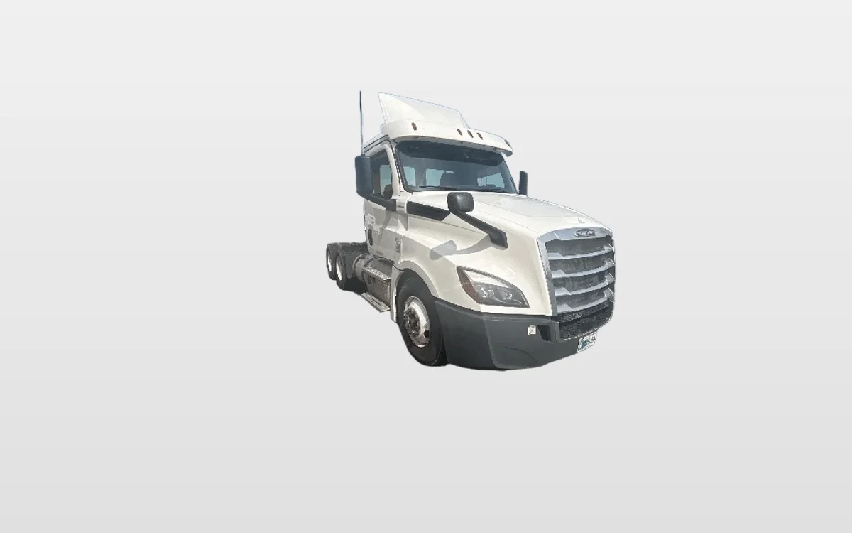 2020 Freightliner Cascadia - image 1