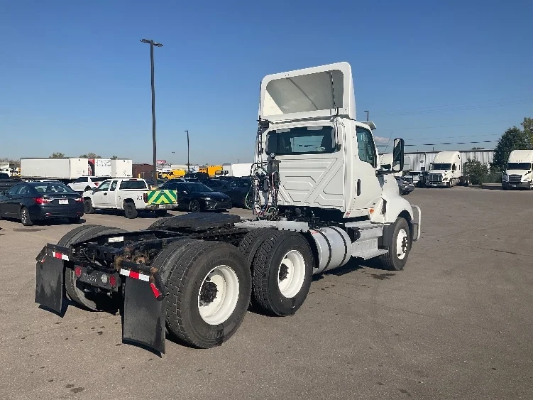 2019 International LT in Cincinnati, OH — photo 7