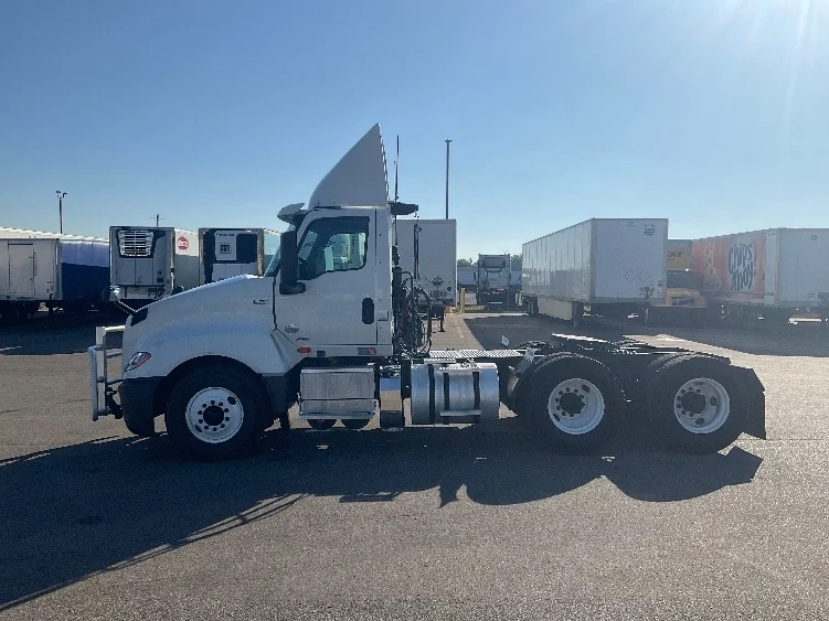 2019 International LT in Cincinnati, OH — photo 4
