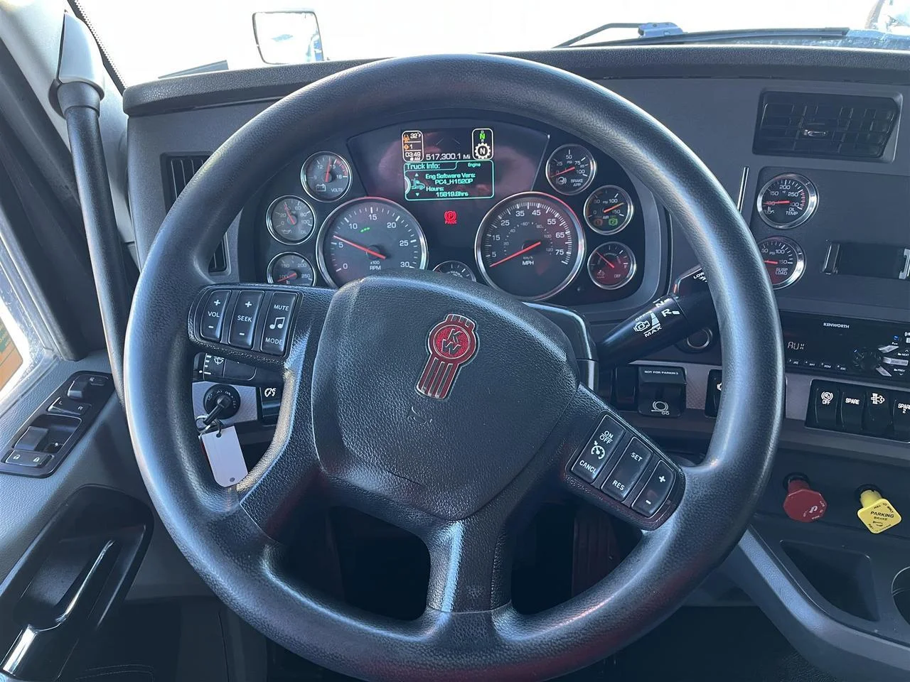 2020 Kenworth T680 - image 7