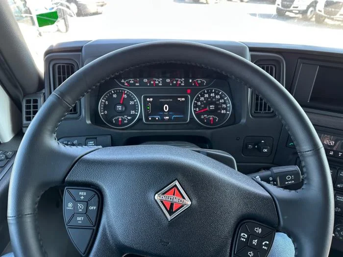 2026 International HX - image 11