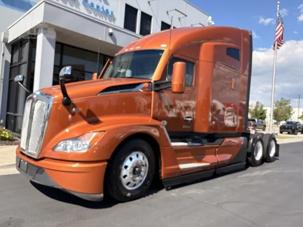2023 Kenworth T680
