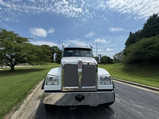 2027 Kenworth T880 in Greensboro, NC — photo 12