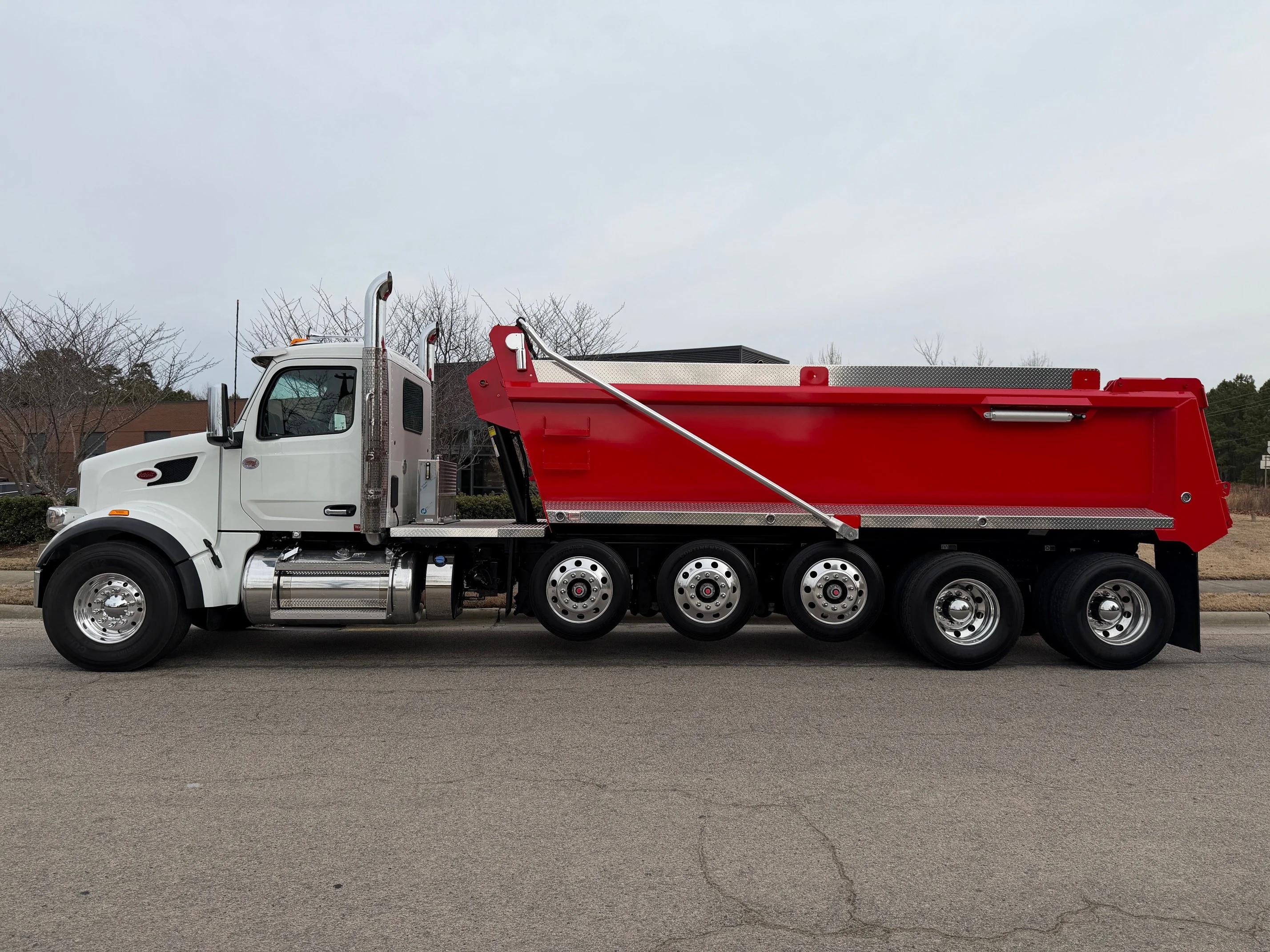 2026 Peterbilt 567 in Dunn, NC — photo 2