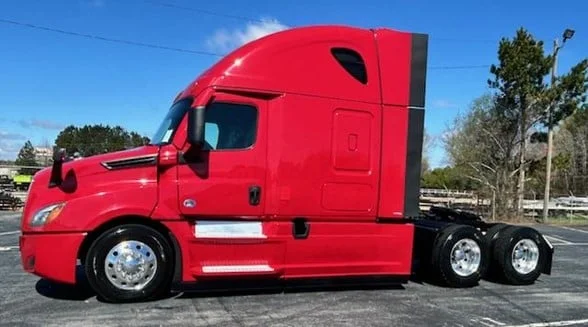 2023 FREIGHTLINER Cascadia 126 - image 5