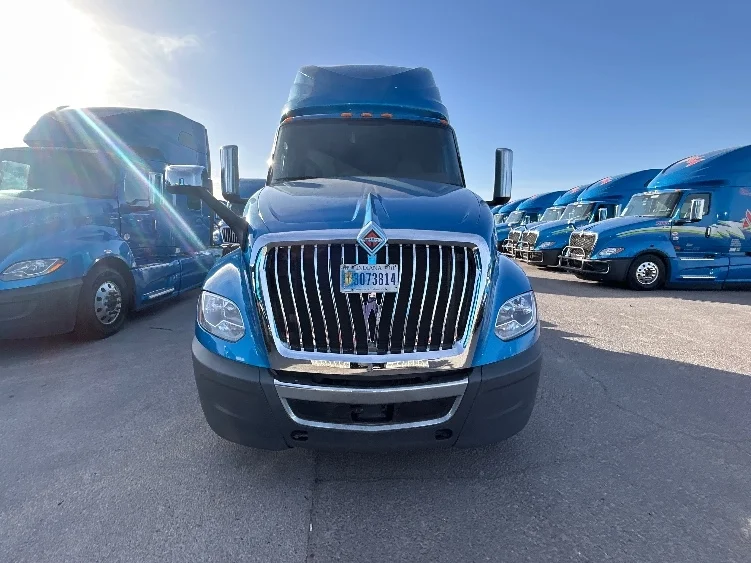 2021 International LT in El Paso, TX — photo 2