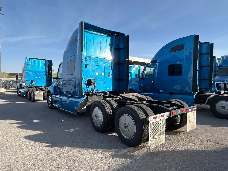 2021 International LT in El Paso, TX — photo 5
