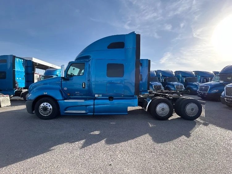 2021 International LT in El Paso, TX — photo 4